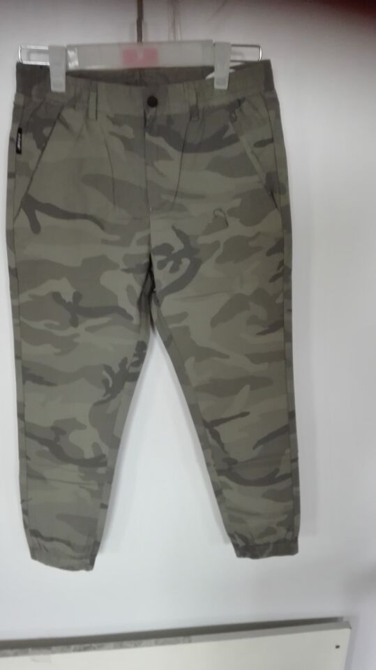 W31006685飞玛拉多男迷彩九分裤HD