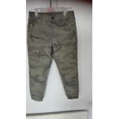 W31006685飞玛拉多男迷彩九分裤HD