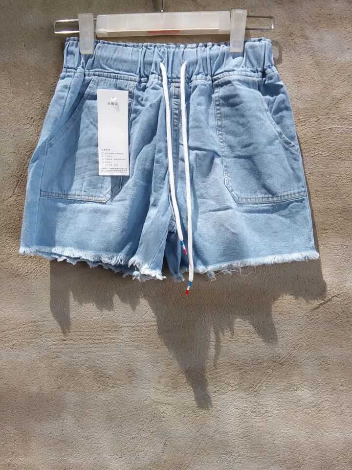 W63101808蓝色金典女牛仔三分裤HH