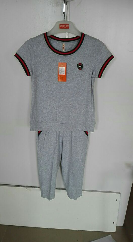 W09886608旺顶丹特价女七分裤套装（圆领MD