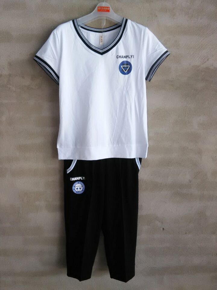 W09886508旺顶丹特价女七分裤套装MD