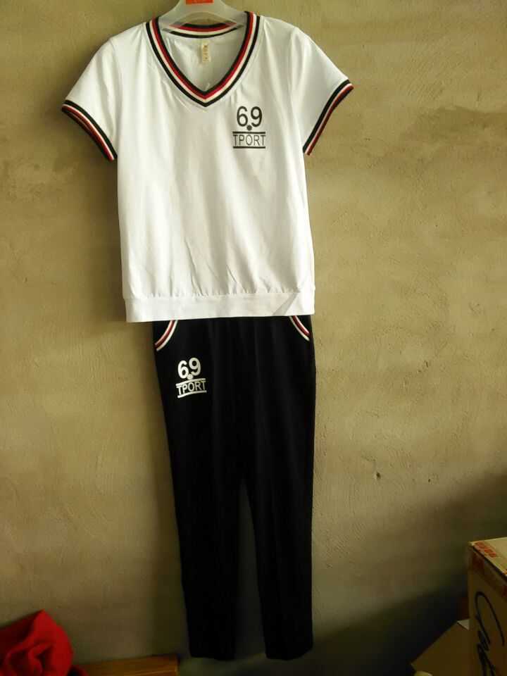 W32578623T诩月特价女运动七分套装MD