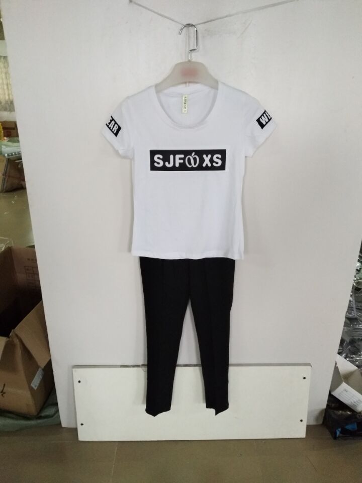 W16669085B世纪风行特价情侣女运动套(长裤