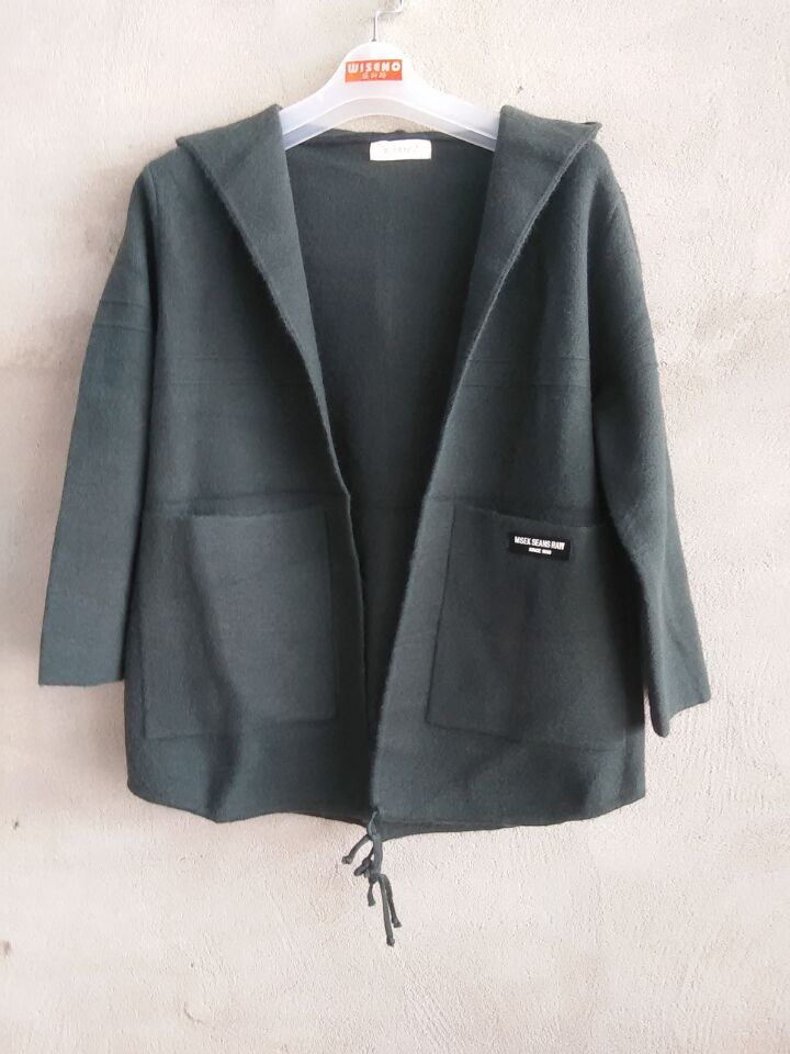 W68126705蓝梦蝶7针女毛衣外披MD