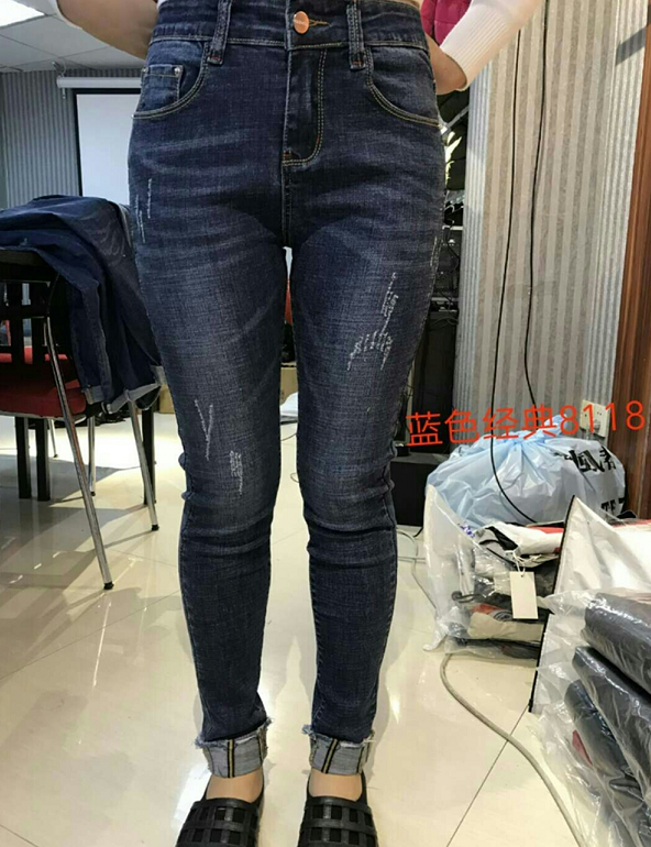W63108118蓝色金典女牛仔长裤MD