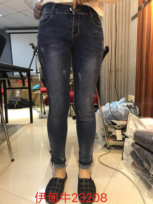 W604523208伊甸牛女牛仔长裤MD