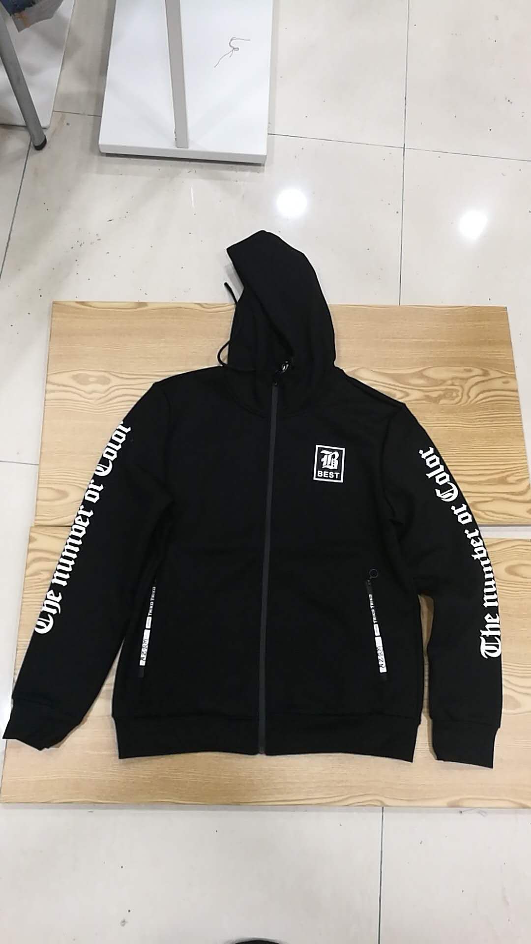 W0745A18528情侣屋情侣加绒男卫衣外套HH