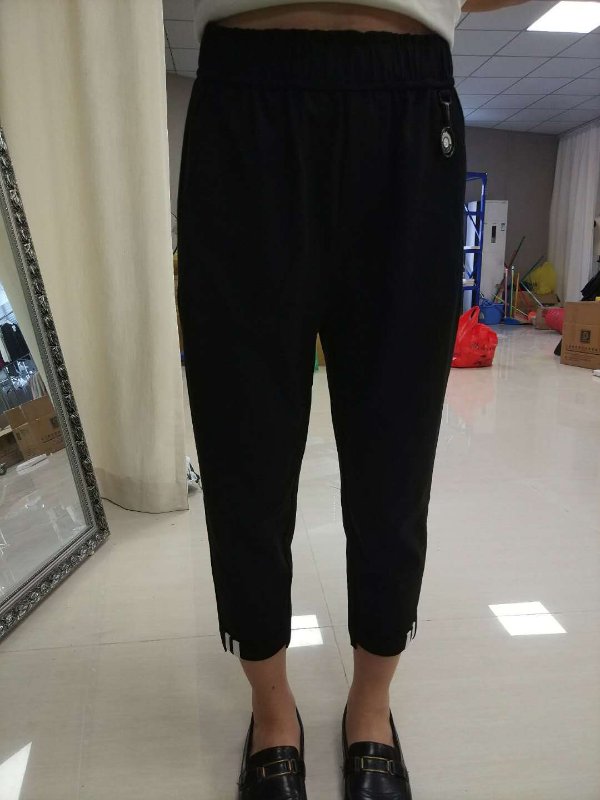 W62033069萨尔琪女休闲八分裤MD