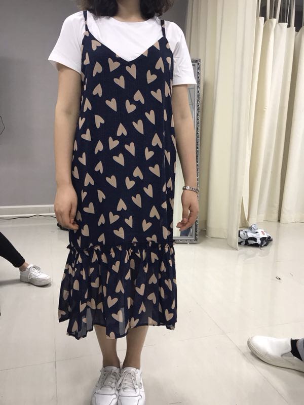 W30179925-1CC女碎花套裙（爱心）HH