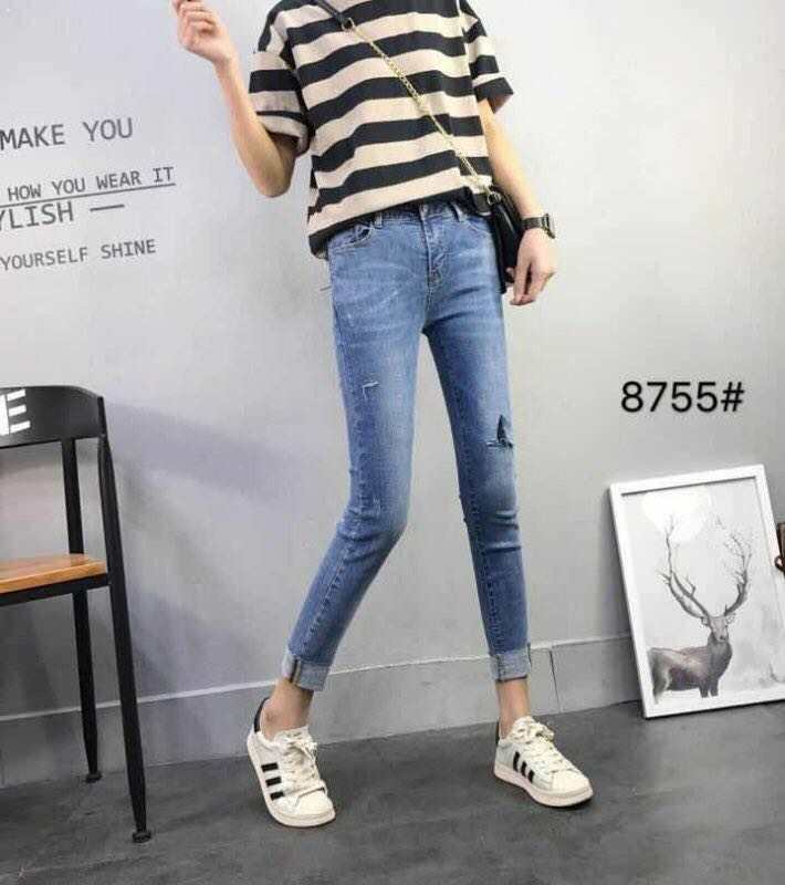 W63108755蓝色金典女牛仔九分裤HH