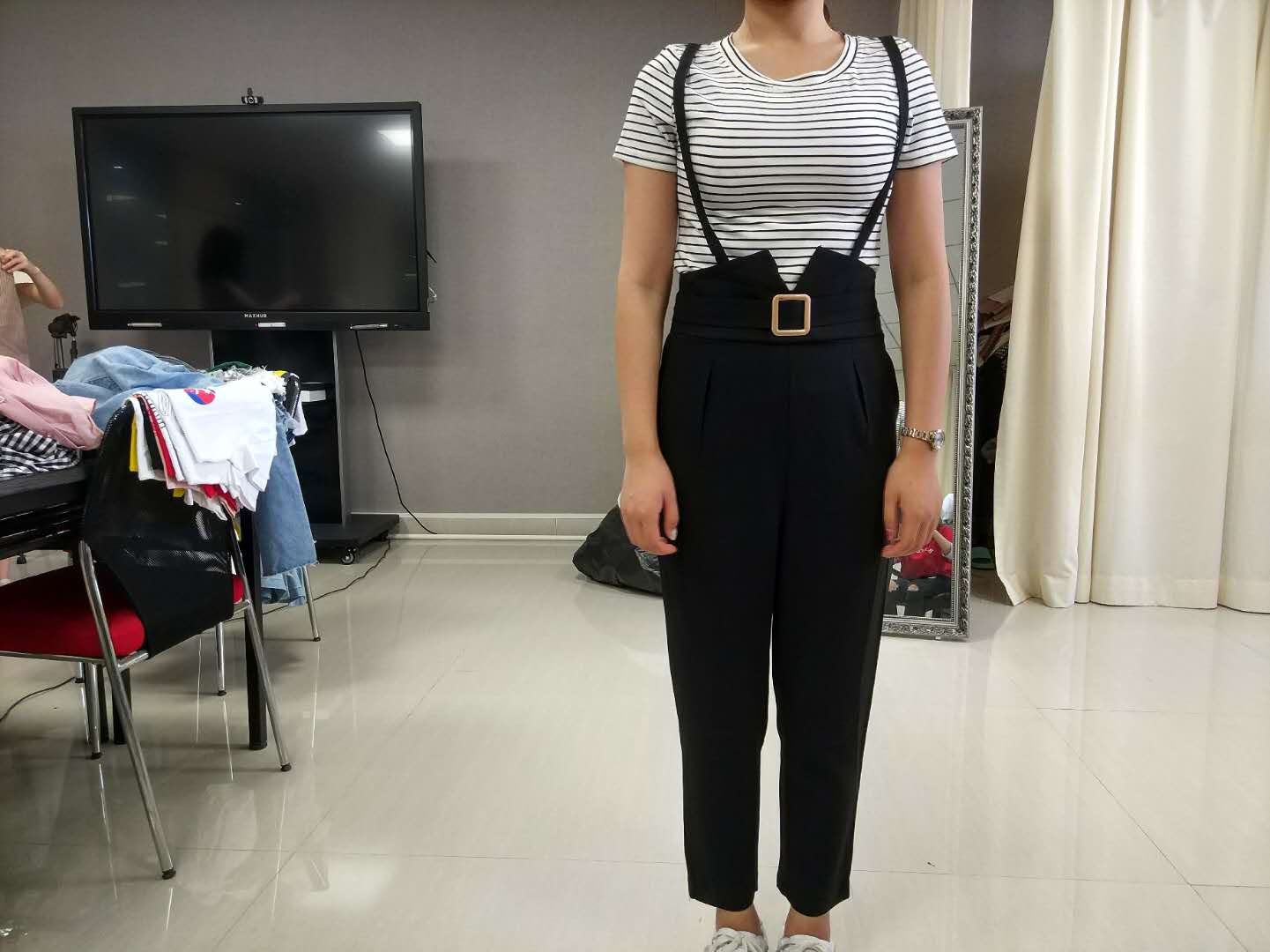 W33938673美格女休闲八分裤套装MD