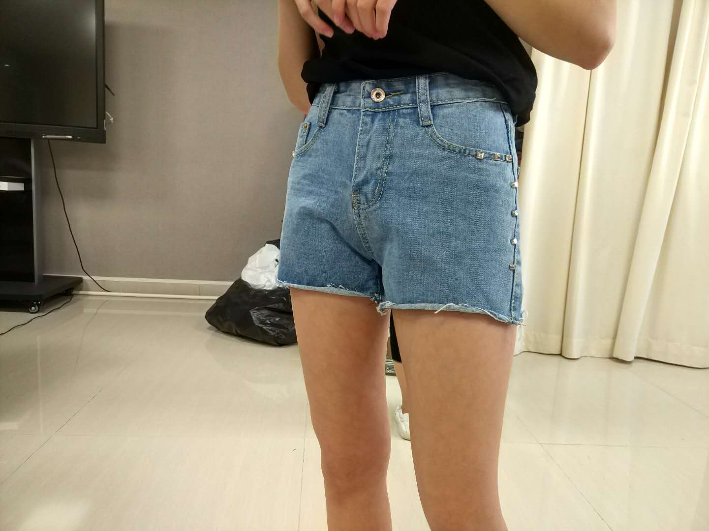 W63106561蓝色金典女牛仔三分裤MD