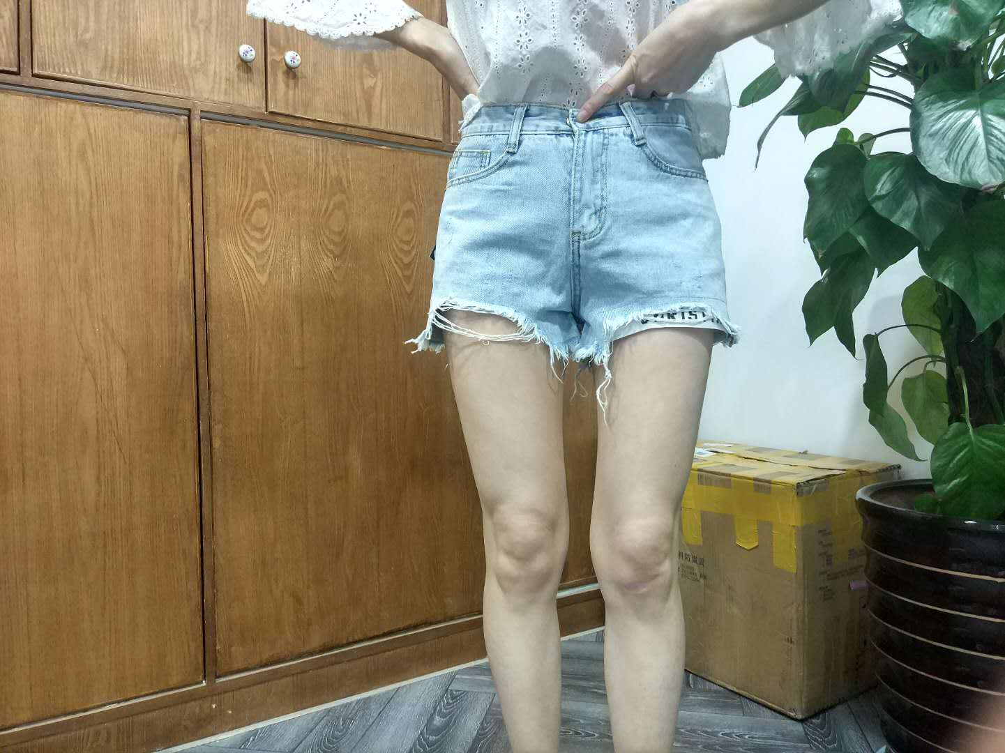 W604526183伊甸牛女牛仔三分裤MD