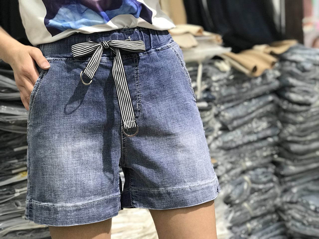 W6310835蓝色金典女牛仔三分裤HH