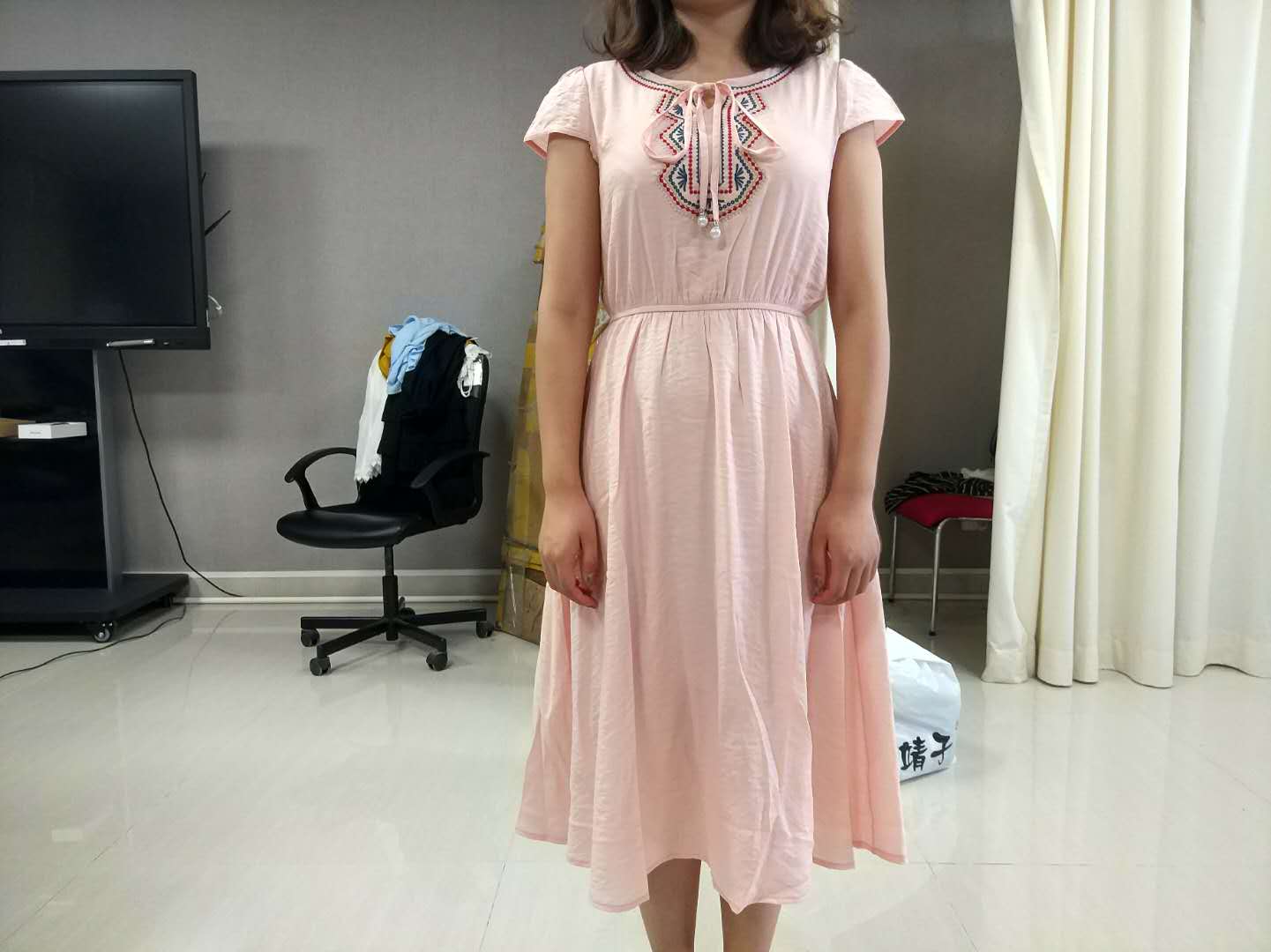 W905318883依莱尔女连衣裙MD