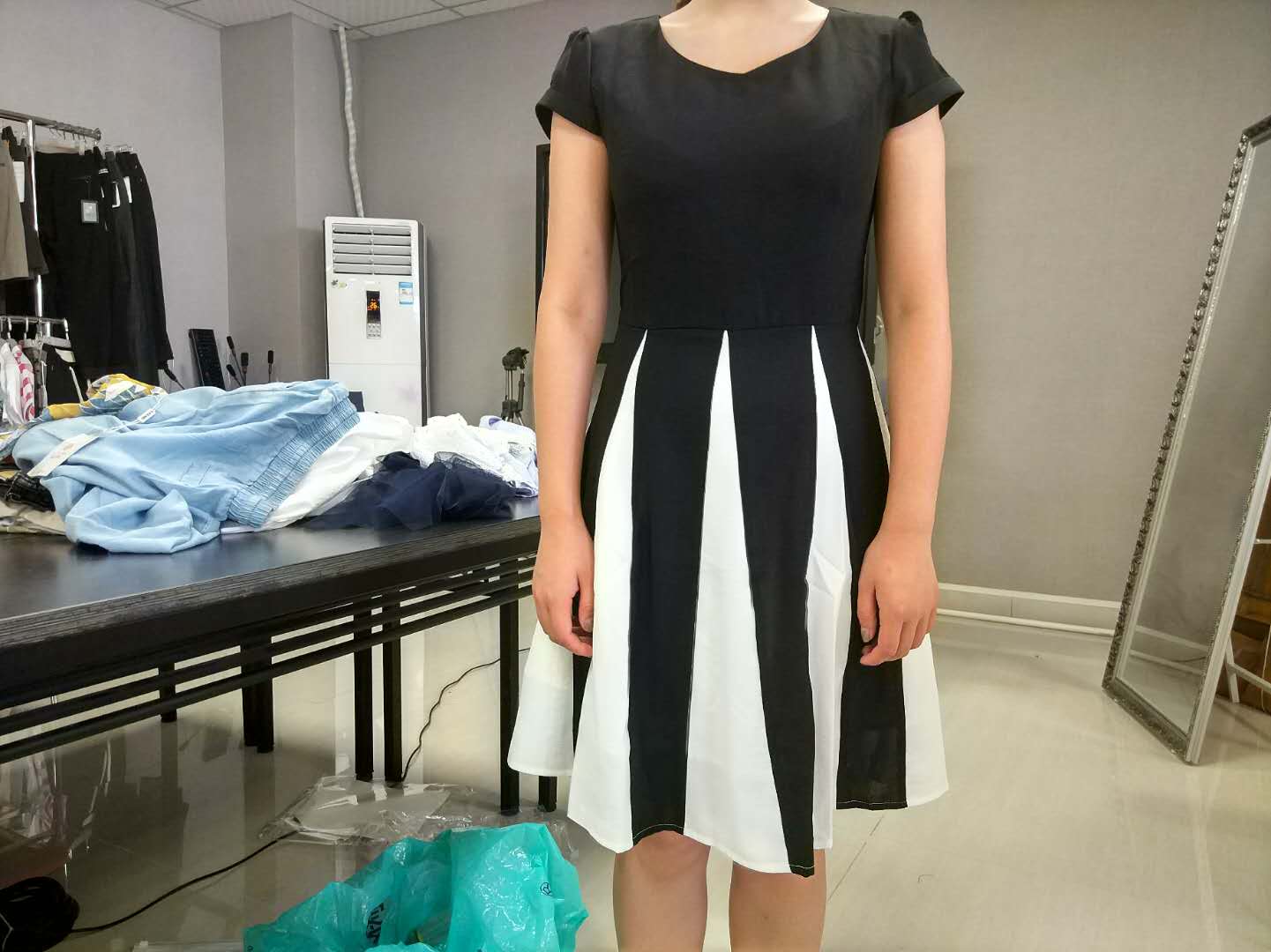 W32581819依顺女连衣裙MD