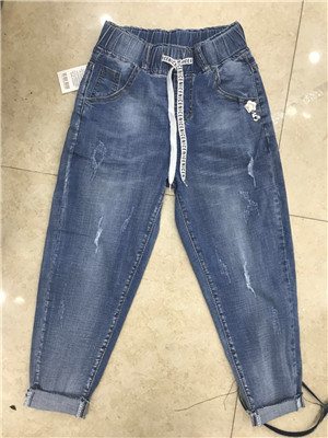 W63101900 蓝色金典女牛仔九分裤MD     