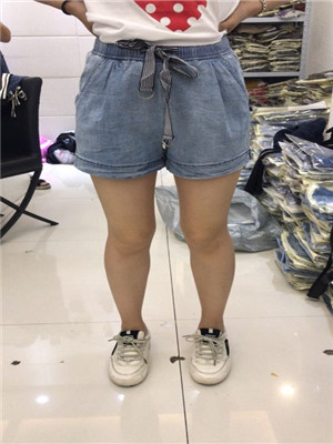 W63189831诺雅森特价女休闲三分裤MD