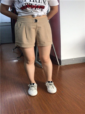 W62033137萨尔琪特价女休闲三分裤MD