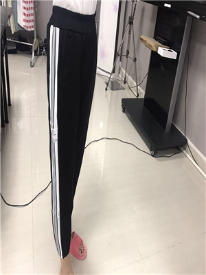 W30442792依恋女休闲九分裤HH