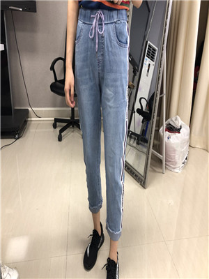 W35605084雨燕女牛仔九分裤MD