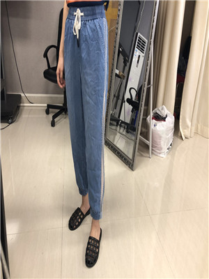W35605114雨燕女牛仔九分裤MD