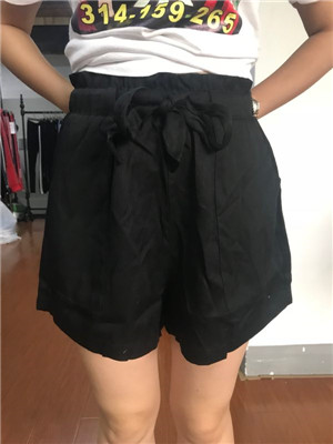 W62033221萨尔琪特价女休闲三分裤MD
