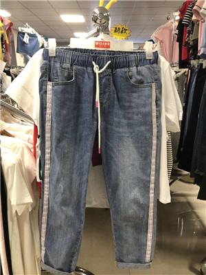 W999985148 外购快鱼女牛仔九分裤