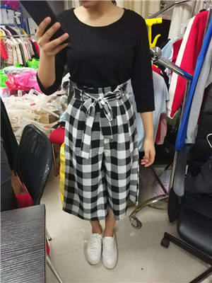 W32588825依顺女休闲八分裤套装MD