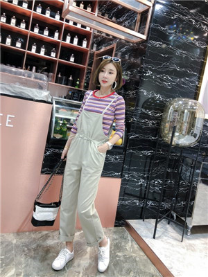 W3258016-1依顺女休闲九分裤套装MD