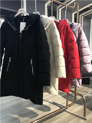 W6278620百妹仟红女加厚棉服MD