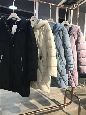 W6278626百妹仟红女加厚棉服MD