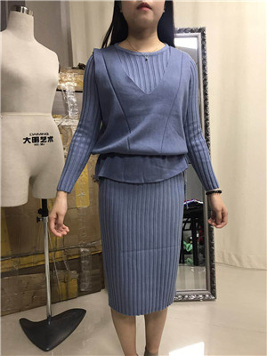 W3570208彩蝶1店女两件套毛衣MD