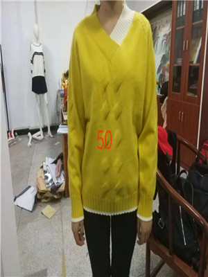 W67575116百衣百顺女套头毛衣MD