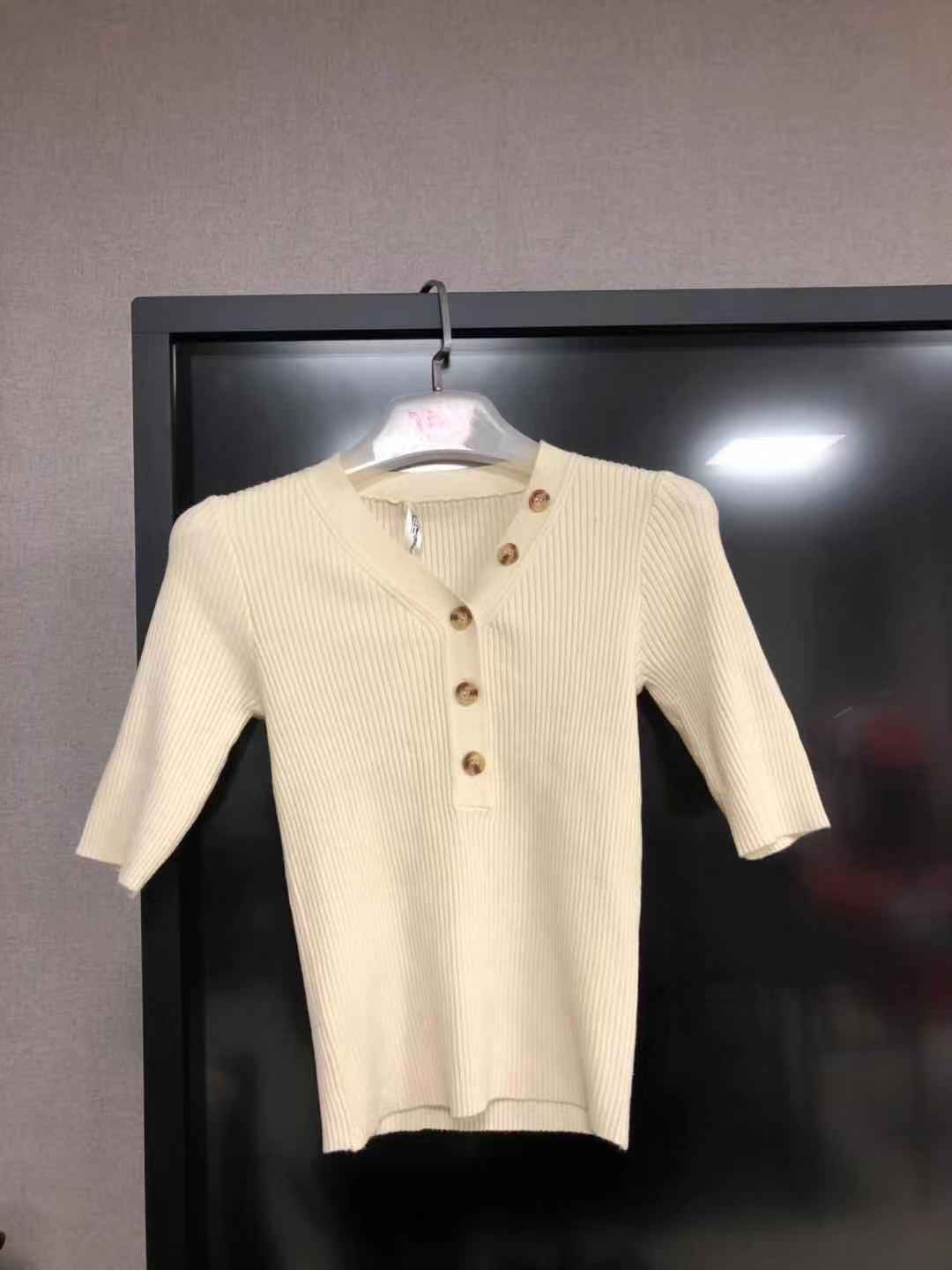 W99998807外购爱依服女套头毛衣