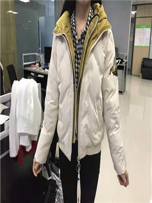 W90728610 帛瑞女加厚棉服HH