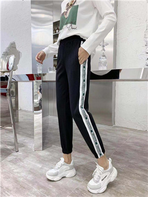 W30442976-1女休闲针织九分合体裤MD