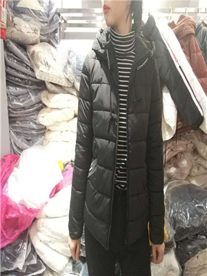 W6878116 特价女加厚棉服外套MD