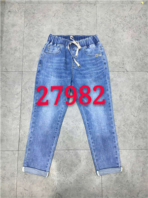 W604527982女牛仔九分裤MD