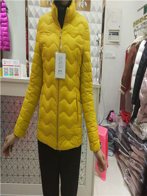 W9053821特价女轻薄外套MD