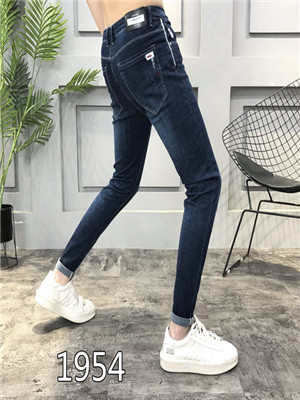 W05211954 男牛仔长裤MD