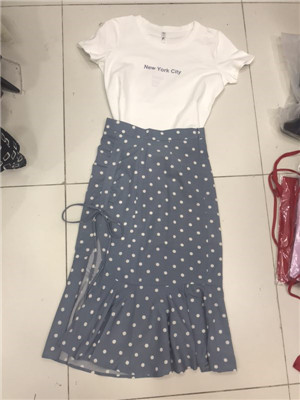 W01078820 C女夏季套裙MD(系)
