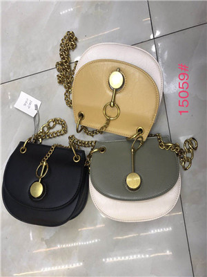 W001015059 女斜挎包MD