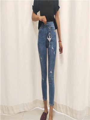 W63109309女牛仔八分裤HH质