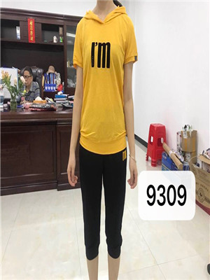 W09889309特价女运动套装MD