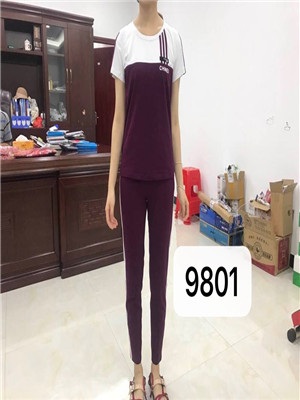 W09889801特价女运动套装MD