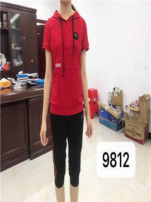 W09889812特价女运动套装MD