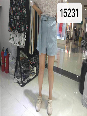 W629615231特价女休闲三分裤MD