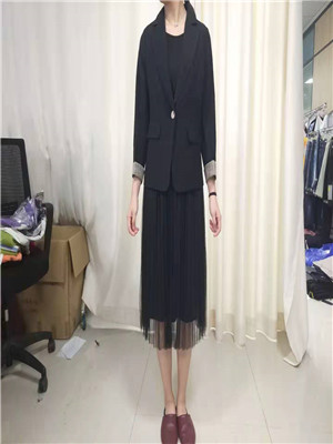 W90059625C女秋季两件套裙HH