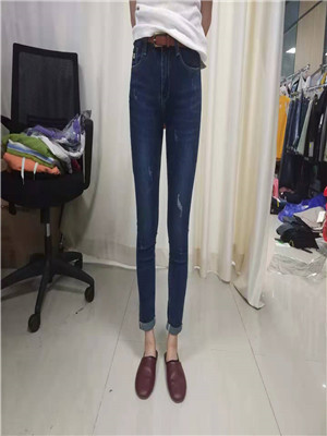 W604528302女牛仔九分裤MD